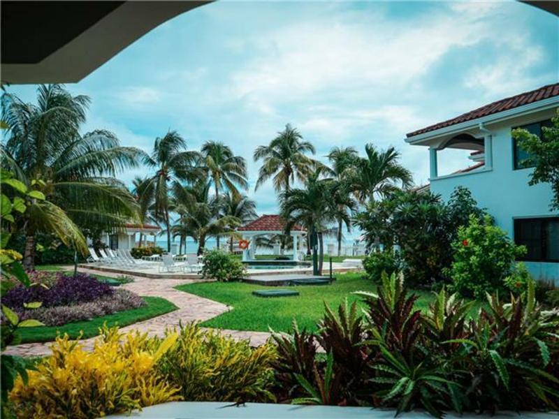 Отель Isla Bonita Yacht Club Сан-Педро Экстерьер фото