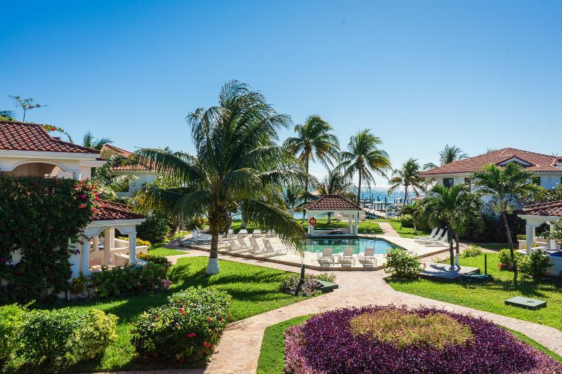 Отель Isla Bonita Yacht Club Сан-Педро Экстерьер фото